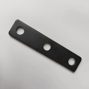 Placa de conexión de tres orificios YihuaXing de metal negro mate de hierro de 20*90*2.8 para sujetadores automotrices - Product Image 4