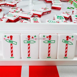 Set di Mahjong Americano di Lusso Rosso Natalizio, 160 Pezzi in Acrilico Intagliato, 'Holly Jolly' per Serate di Gioco Festive, Regalo per le Feste - Product Image 2