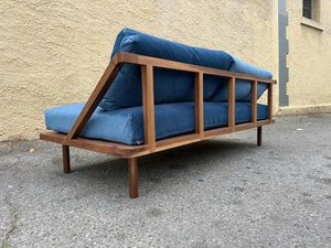 Canapé-lit deux places moderne du milieu du siècle avec dossier divisé, revêtement en tissu, pieds en bois, sans accoudoirs, meubles de salon - Product Image 6