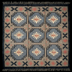 Tapis rectangulaire artisanal en laine tufté à la main, motif géométrique Kilim, écologique, pour salon, à poils moyens, nettoyage localisé, par Krafterscustom - Product Image 1
