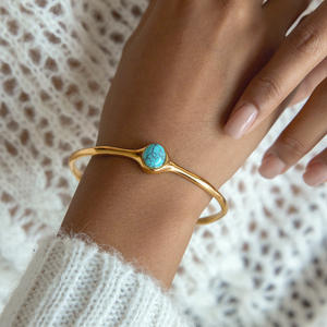 กำไลข้อมือทรงเรขาคณิตทันสมัยสำหรับผู้หญิง ทำจากหินไทเกอร์อายธรรมชาติ ประดับทอง 18K และสแตนเลสสตีล พร้อมแหวนแบบเปิดลายกากบาท ประดับพลอยประจำเดือนกรกฎาคม - Product Image 4