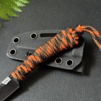 Couteau à lame fixe 440C Full Tang léger et durable pour la survie en plein air, le camping et la chasse, manche en corde de nylon noir enduit