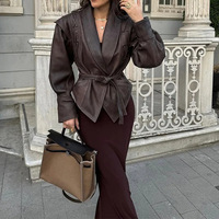 Veste courte matelassée marron pour femme en similicuir PU, manteau d'extérieur OEM pour l'hiver et le style urbain