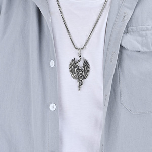 Collier Pendentif Déesse Chat Bastet Égyptienne Ancienne en Acier Inoxydable avec Ailes, Bijou Unisexe, Cadeau - Product Image 3