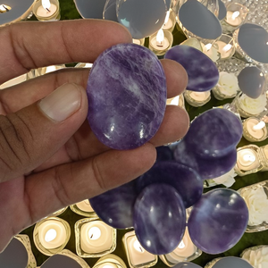 Vente en gros de pierres de palmier en cristal de Lepidolite violette polie de 45 mm pour Noël - Product Image 2