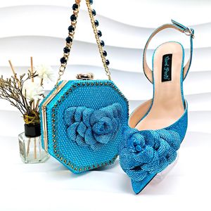 <span class=keywords><strong>Ensemble</strong></span> de chaussures de soirée et de sac à main avec un style élégant - Pochette assortie à un <span class=keywords><strong>ensemble</strong></span> de chaussures à talons moyens, sacs de <span class=keywords><strong>marque</strong></span> tendance - Product Image 1