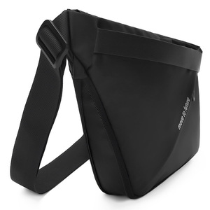 Sac banane noir unisexe étanche antivol avec fermeture éclair, idéal pour le sport, la course à pied et la gym, personnalisable avec logo, prix abordable - Product Image 3