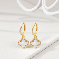 YBO Boucles d'oreilles en coquillage blanc à la mode pour femmes en argent sterling 925 plaqué or 18 carats pierre CZ trèfle à quatre feuilles cadeau de fiançailles