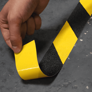 Ruban adhésif antidérapant en PVC résistant pour la sécurité des passages - Product Image 3