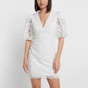 Vestido blanco personalizado para mujer, cuello en V, encaje floral, manga farol, vestido tubo, vestidos de fiesta, vestido bordado de encaje elegante para mujer