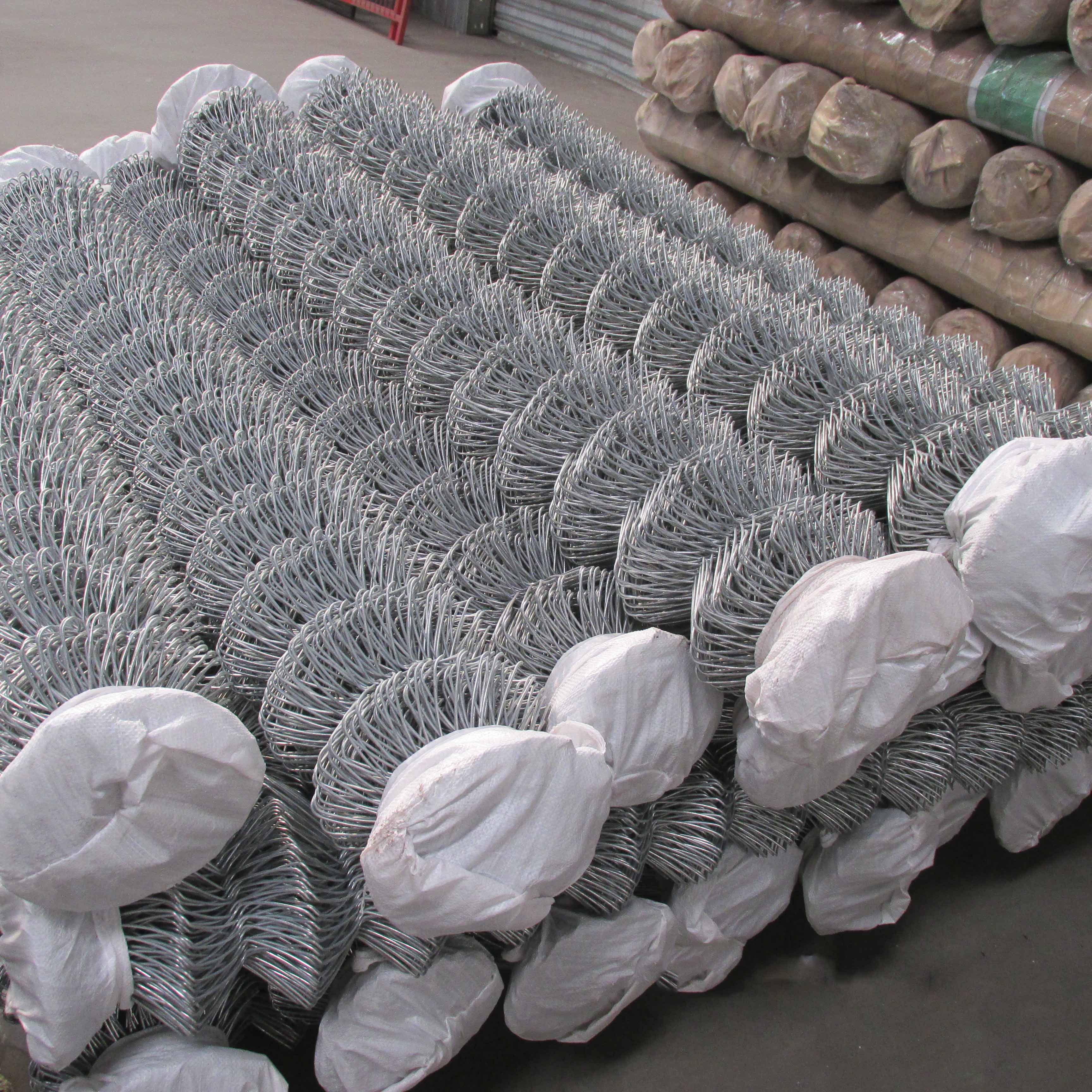 Low Price Galvanized Diamond Wire Mesh Fence Chain Link Mesh