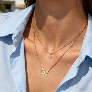 Collier papillon en acier inoxydable plaqué or imperméable avec pendentif découpé et chaîne à maillons pour femme - Product Image 1
