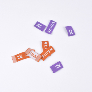<span class=keywords><strong>Etiquetas</strong></span> <span class=keywords><strong>de</strong></span> tela personalizadas <span class=keywords><strong>para</strong></span> prendas <span class=keywords><strong>de</strong></span> vestir, <span class=keywords><strong>etiquetas</strong></span> tejidas plegables al centro <span class=keywords><strong>para</strong></span> pantalones y <span class=keywords><strong>ropa</strong></span>, compatibles con pedidos pequeños - Product Image 6