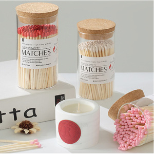 Fósforos largos de madera para velas aromáticas, palitos de fósforos coloridos en frascos de vidrio con etiquetas para decoración del hogar y regalos. - Product Image 4