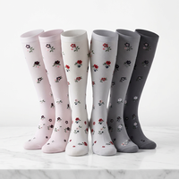 Chaussettes de compression légères en nylon tricoté ODM Crew, motif floral, séchage rapide, chaussettes de compression sportives pour femmes