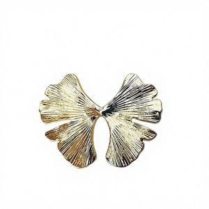 Anneaux de serviette décoratifs de luxe en métal pour la mise en table de mariage – Décoration de table de haute qualité, écologique, pour la maison et les restaurants - Product Image 1