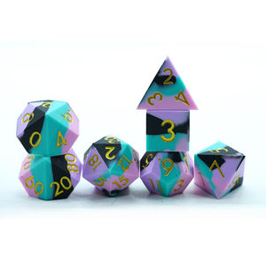 ลูกเต๋าซิลิโคนหลายเหลี่ยมแบบกำหนดเองชุดเต็ม7ชิ้นมี3สี (สีดำสีเขียวสีม่วง)-ทำด้วยมือสุดหรู - Product Image 2