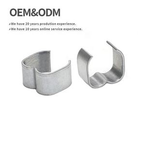 Accessoires de porte à enroulement grillagée personnalisés, clips en métal galvanisé - Product Image 1