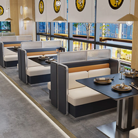 Ensemble de mobilier de restaurant au design tendance, banquette en cuir multicolore, table et chaises personnalisées pour restaurant de restauration rapide, café