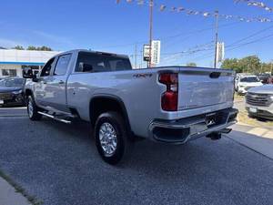 รถกระบะมือสอง Silverado 3500HD LT FWD พวงมาลัยซ้าย เบาะหนัง สีเข้ม คุณภาพดี ราคาส่ง - Product Image 4