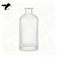 Bouteille de vin en cristal personnalisée de 700 ml avec bouchon en liège, surface givrée, option de gravure pour les spiritueux et les liqueurs - Livraison rapide