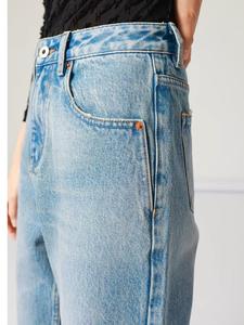 OEM OED High Rise <span class=keywords><strong>Jeans</strong></span> larghi da mamma da <span class=keywords><strong>donna</strong></span> larghi in Denim blu con bottone con rivetto ricamato lungo drappeggio Casual con lavaggio a scimmia in vita intrecciata - Product Image 2