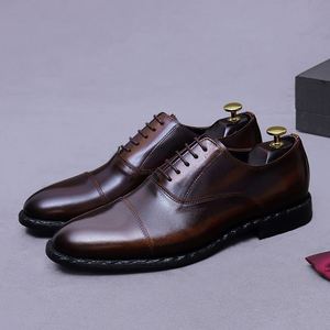 Chaussures décontractées classiques pour hommes en cuir véritable, chaussures en cuir de style britannique, chaussures de ville tendance et brillantes - Product Image 2