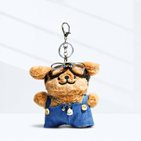 Porte-clés Kawaii en peluche douce, motif chien ours anime, animal en peluche mignon, breloque de sac, décoration pour sac à dos, avec salopette en jean, lunettes et béret