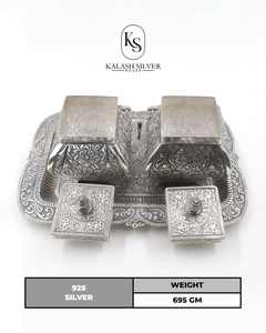 Ensemble de boîtes en argent pur Kumkum Haldi avec plateau, gravure florale traditionnelle, article artisanal pour la prière à domicile, cadeau pour le temple - Product Image 3
