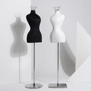 Maniquí de medio cuerpo femenino <span class=keywords><strong>para</strong></span> estilos de vestidos de novia, utilizado en tiendas de ropa <span class=keywords><strong>para</strong></span> exhibir en <span class=keywords><strong>escaparates</strong></span> y <span class=keywords><strong>para</strong></span> exhibir corsés. - Product Image 1