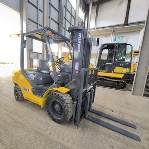 Haute qualité utilisé pour Komatsu FD30 chariot élévateur diesel chariot élévateur d'occasion avec moteur diesel prix bon marché en stock à vendre - Product Image 2