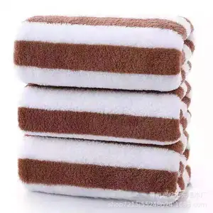 La toalla Coral Velvet es absorbente de agua sin pelusa suave agradable a la piel y gruesa adecuada para toallitas faciales