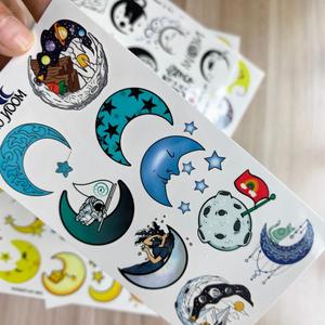 Nouveauté 2026 : Autocollants de <span class=keywords><strong>tatouage</strong></span> temporaire imperméables, écologiques, colorés et mignons, motif Lune et <span class=keywords><strong>Étoile</strong></span>, 8 feuilles, pour fêtes et art corporel - Product Image 4
