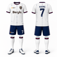 Conjunto de Uniforme de Fútbol Unisex Personalizado, Estilo Británico Vintage, Impresión por Transferencia de Calor, Secado Rápido, Transpirable, 100% Poliéster Malla