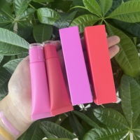 Hydraterende vegan minerale lipgloss gel olie met aangepaste fruit smaak, privélabel, in tube, lipmasker, glaze, hydraterende boterbalsem