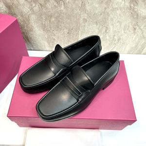 Mocasines de Hombre de Alta Calidad, Adornados con Hebillas Metálicas, Ideales para Vestimenta Formal, Duraderos y Fáciles de Mantener, Ferragamos - Product Image 2