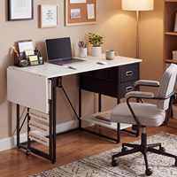 Station de travail artisanale multi-usage blanche de 59 pouces, avec plateau réglable et étagère latérale pliable, et pochettes en tissu