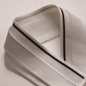 Frisches, weiches, dehnbares, weiß-braun gestreiftes Poloshirt mit Kragen, 95% Polyester, 5% Spandex, strapazierfähig, perfekt für den Alltag. - Product Image 1