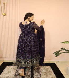 Costume traditionnel indien pakistanais Anarkali Salwar pour adultes exclusif Dames fantaisie disponible prix de gros exportateur indien - Product Image 4