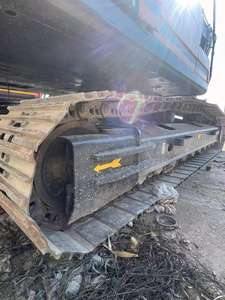 Excavatrice Hyundai R300 robuste, idéale pour les projets de carrière et de terrassement - Product Image 3