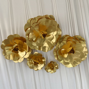 Venta al por mayor <span class=keywords><strong>de</strong></span> rosas brillantes artificiales <span class=keywords><strong>de</strong></span> fondo plano 3D utilizadas como decoración <span class=keywords><strong>de</strong></span> paredes, accesorios <span class=keywords><strong>de</strong></span> boda y <span class=keywords><strong>arreglos</strong></span> para eventos escénicos - Product Image 4