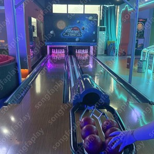 Индивидуально разработанные дорожки для боулинга Songfa для помещений: экологичные, из прочных материалов, профессиональная установка, другие дизайны для боулинг-центров - Product Image 2