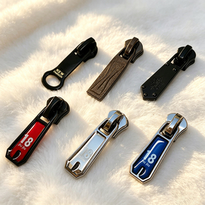 Ofertas al por mayor: Deslizadores de cremallera de metal de aleación de zinc personalizados OEM ODM para accesorios de prendas de vestir y equipaje - Product Image 3