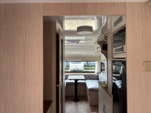 <span class=keywords><strong>Caravane</strong></span> de <span class=keywords><strong>luxe</strong></span> tout-terrain 690 avec <span class=keywords><strong>grand</strong></span> canapé-lit, châssis AL-KO léger - Product Image 4