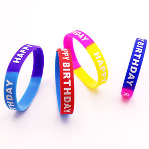 Bracelet en silicone mince avec logo personnalisé Bracelets en caoutchouc personnalisés promotionnels Bracelet personnalisé bon marché - Product Image 4