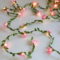 Vignes de fleurs avec guirlande lumineuse 30 LED à distance guirlande à piles pour décorations de Noël de chambre à coucher (fleur de cerisier)