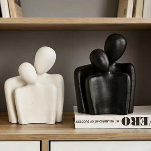 Pequeña Figura Decorativa <span class=keywords><strong>de</strong></span> Cerámica, Escultura <span class=keywords><strong>de</strong></span> Porcelana <span class=keywords><strong>de</strong></span> Pareja Abrazada, para Sala <span class=keywords><strong>de</strong></span> Estar, Oficina, Dormitorio, Estante, <span class=keywords><strong>Mesa</strong></span>, Escritorio - Product Image 2