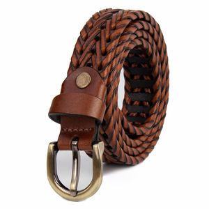Ceintures pour homme en cuir véritable tressé noir et marron de luxe avec boucle dorée personnalisée - Product Image 4