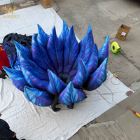Sculpture de fleur gonflable futuriste à pétales épanouis, fleur d'air personnalisée à dégradé de couleurs pour la décoration de festivals et de boîtes de nuit