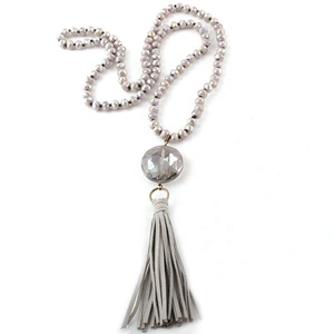 Donne Lunga Collana Etnica Grigio Perle di Vetro di Cristallo Della Collana Rotonda di Cristallo di Cuoio Della Collana Della Nappa - Product Image 3